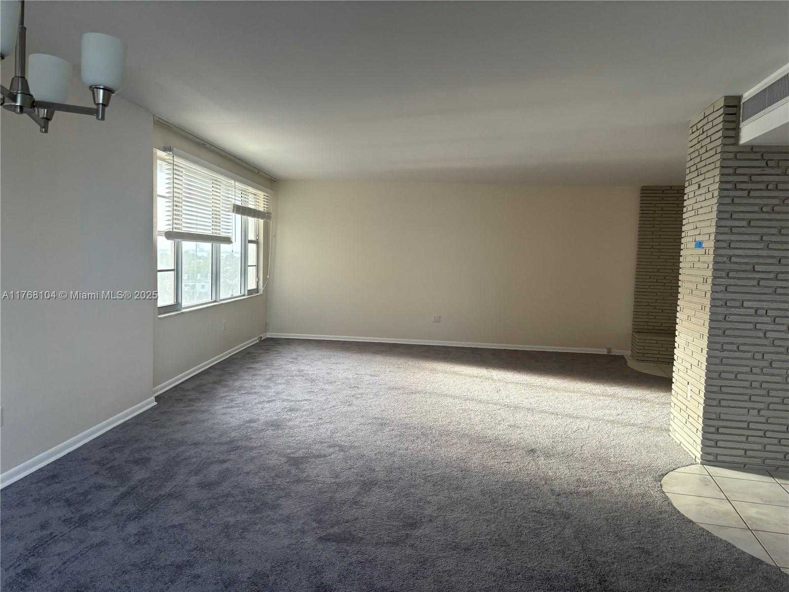 Small Image of 5255 COLLINS AVE #6J, Miami Beach Number 4