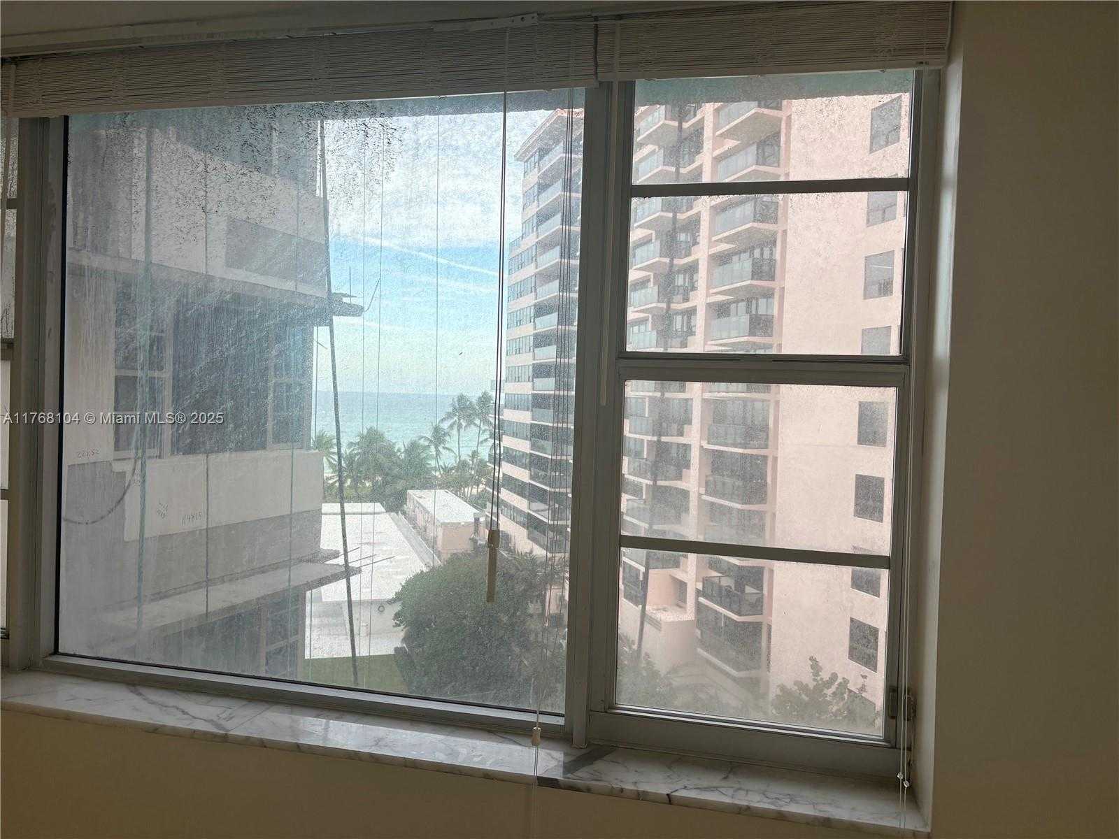 Small Image of 5255 COLLINS AVE #6J, Miami Beach Number 7