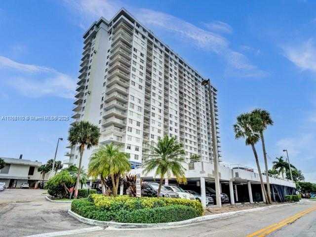 Small Image of 500 BAYVIEW DR #931, Sunny Isles Beach Number 2