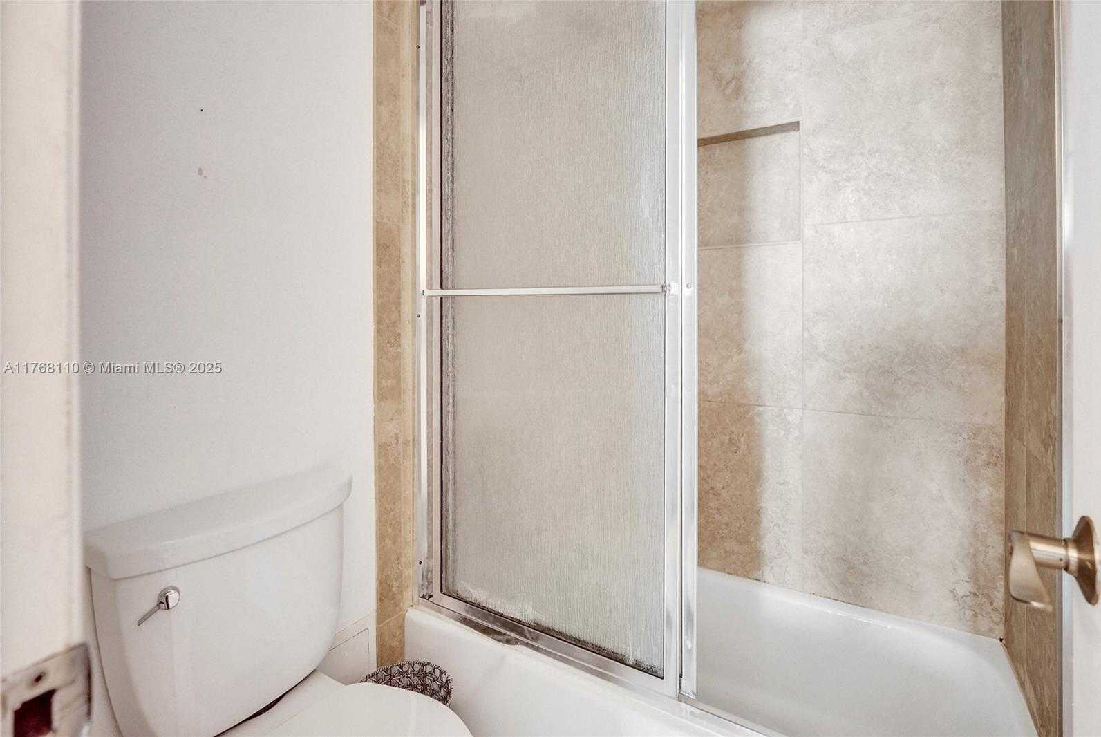 Small Image of 500 BAYVIEW DR #931, Sunny Isles Beach Number 28
