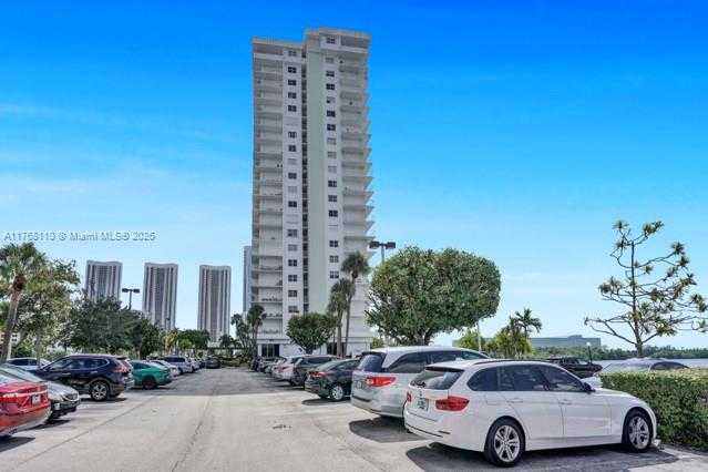 Small Image of 500 BAYVIEW DR #931, Sunny Isles Beach Number 37