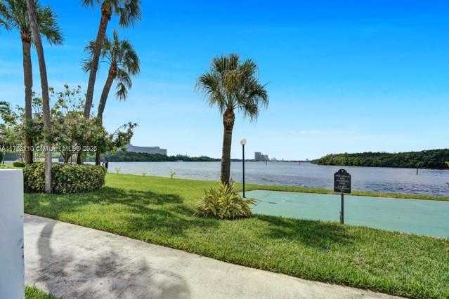 Small Image of 500 BAYVIEW DR #931, Sunny Isles Beach Number 39