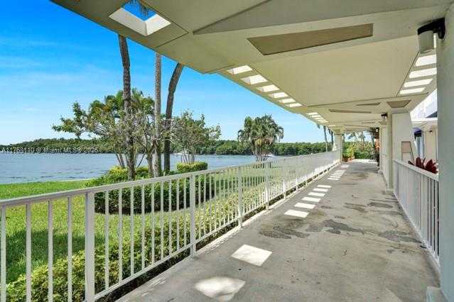 Small Image of 500 BAYVIEW DR #931, Sunny Isles Beach Number 42