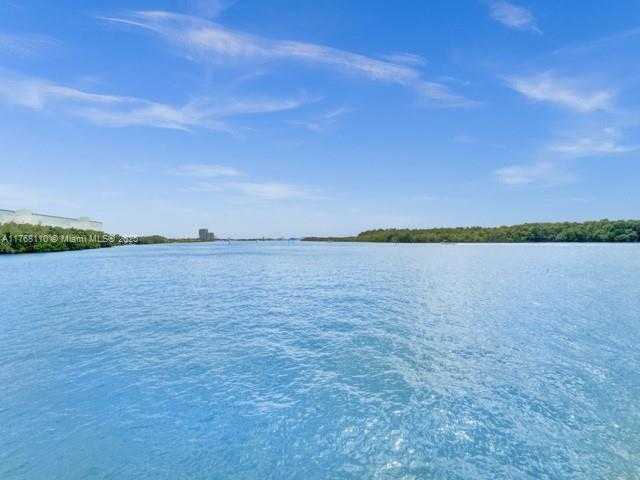 Small Image of 500 BAYVIEW DR #931, Sunny Isles Beach Number 50