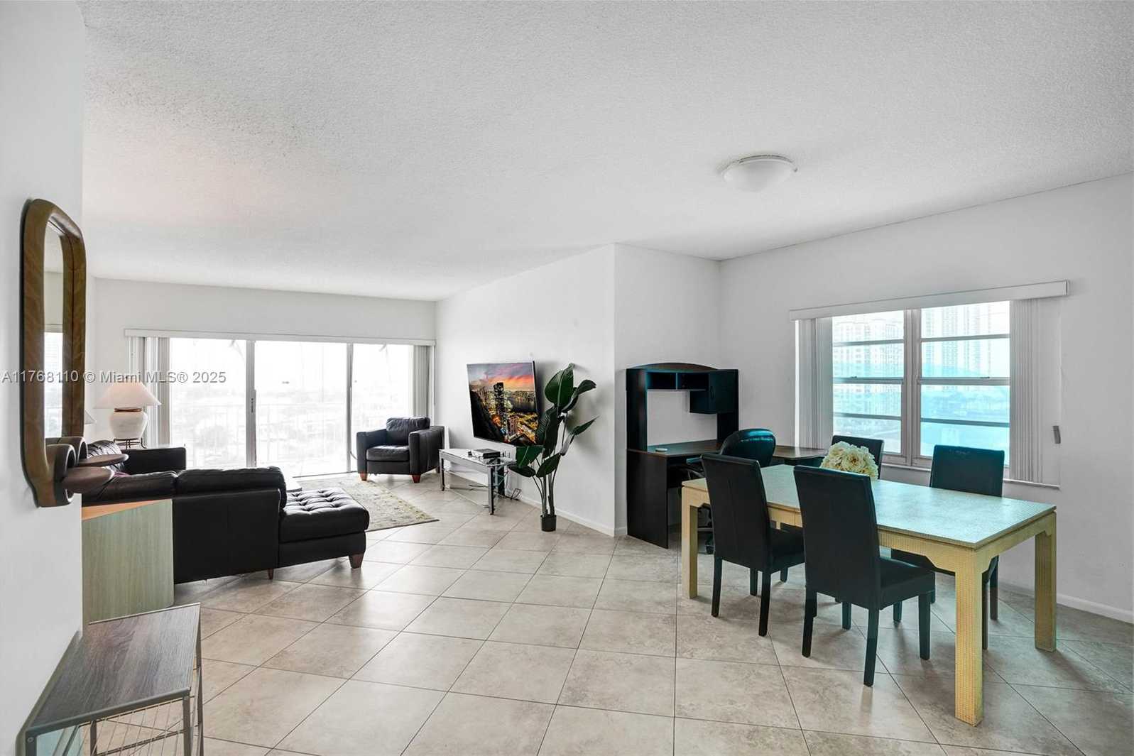 Small Image of 500 BAYVIEW DR #931, Sunny Isles Beach Number 7