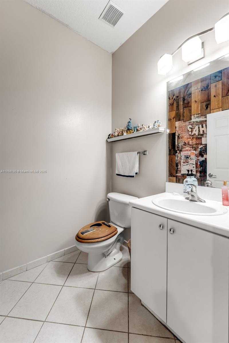 Small Image of 12965 SOUTH WEST 133RD TER, Miami Number 13