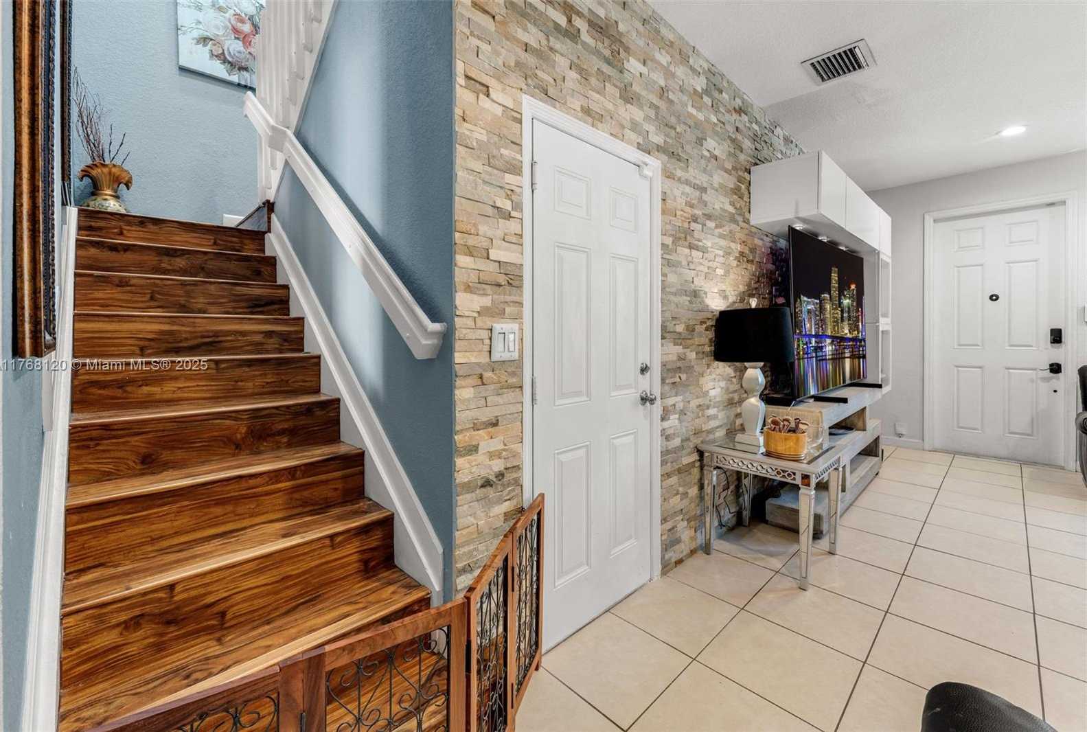 Small Image of 12965 SOUTH WEST 133RD TER, Miami Number 14