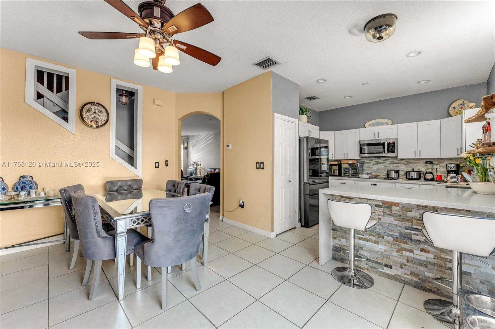 Small Image of 12965 SOUTH WEST 133RD TER, Miami Number 3