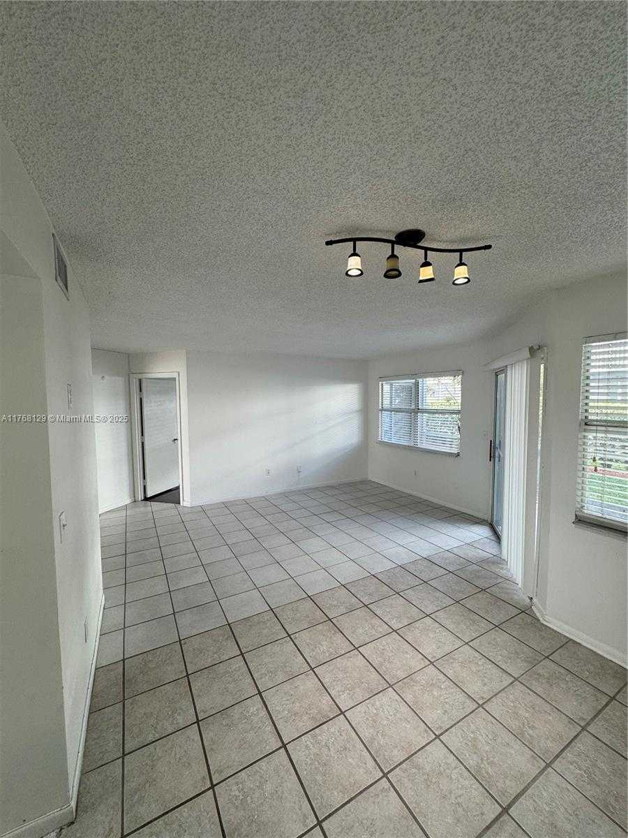 Small Image of 2011 SOUTH EAST 27TH DR #102-B, Homestead Number 17