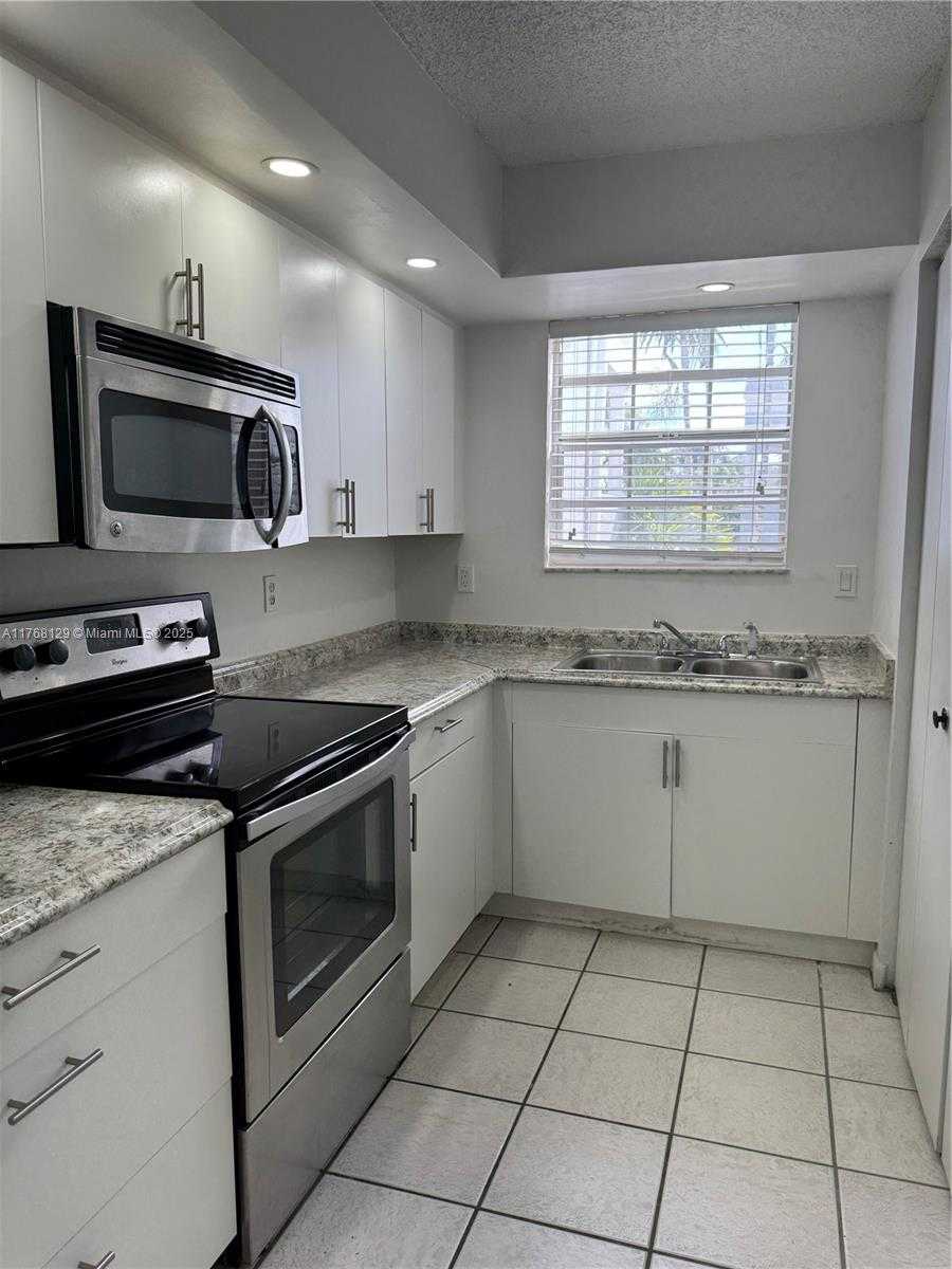 Small Image of 2011 SOUTH EAST 27TH DR #102-B, Homestead Number 20