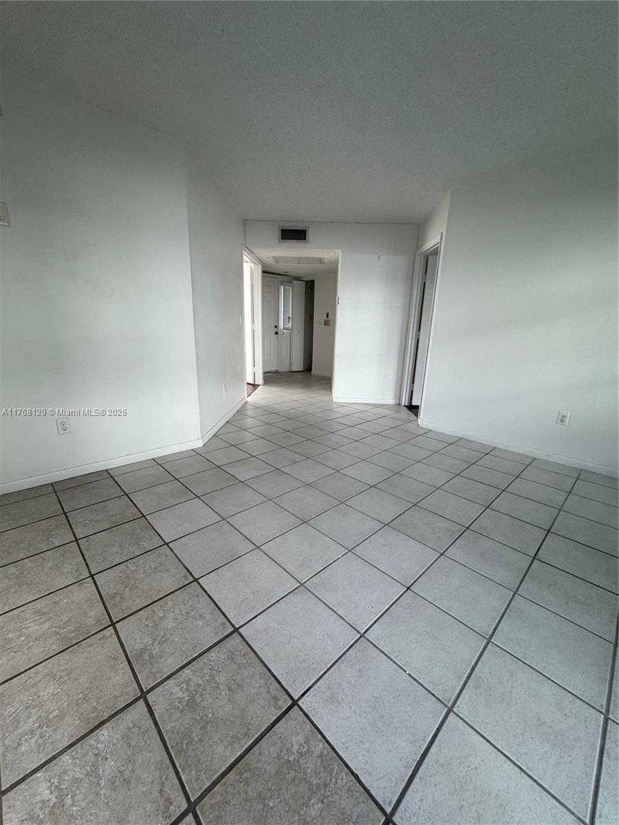 Small Image of 2011 SOUTH EAST 27TH DR #102-B, Homestead Number 22