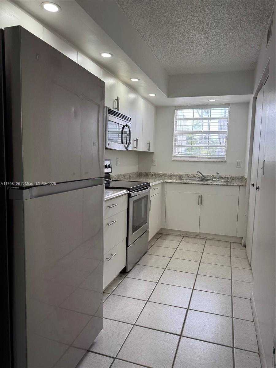 Small Image of 2011 SOUTH EAST 27TH DR #102-B, Homestead Number 23