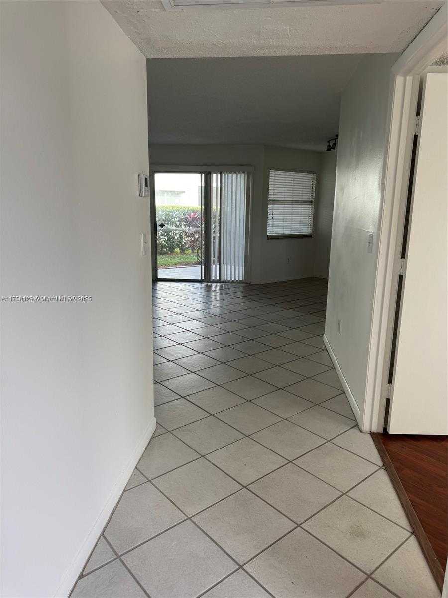 Small Image of 2011 SOUTH EAST 27TH DR #102-B, Homestead Number 25