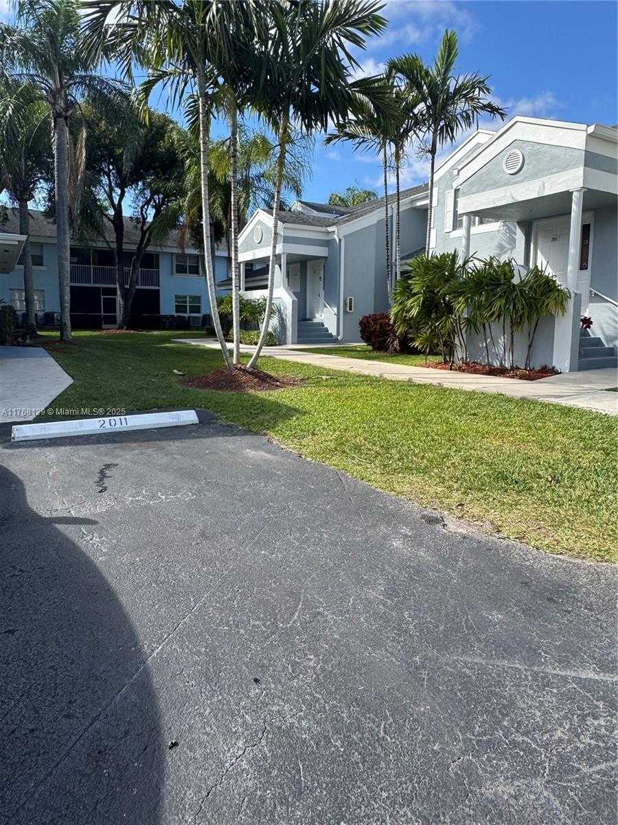 Small Image of 2011 SOUTH EAST 27TH DR #102-B, Homestead Number 3