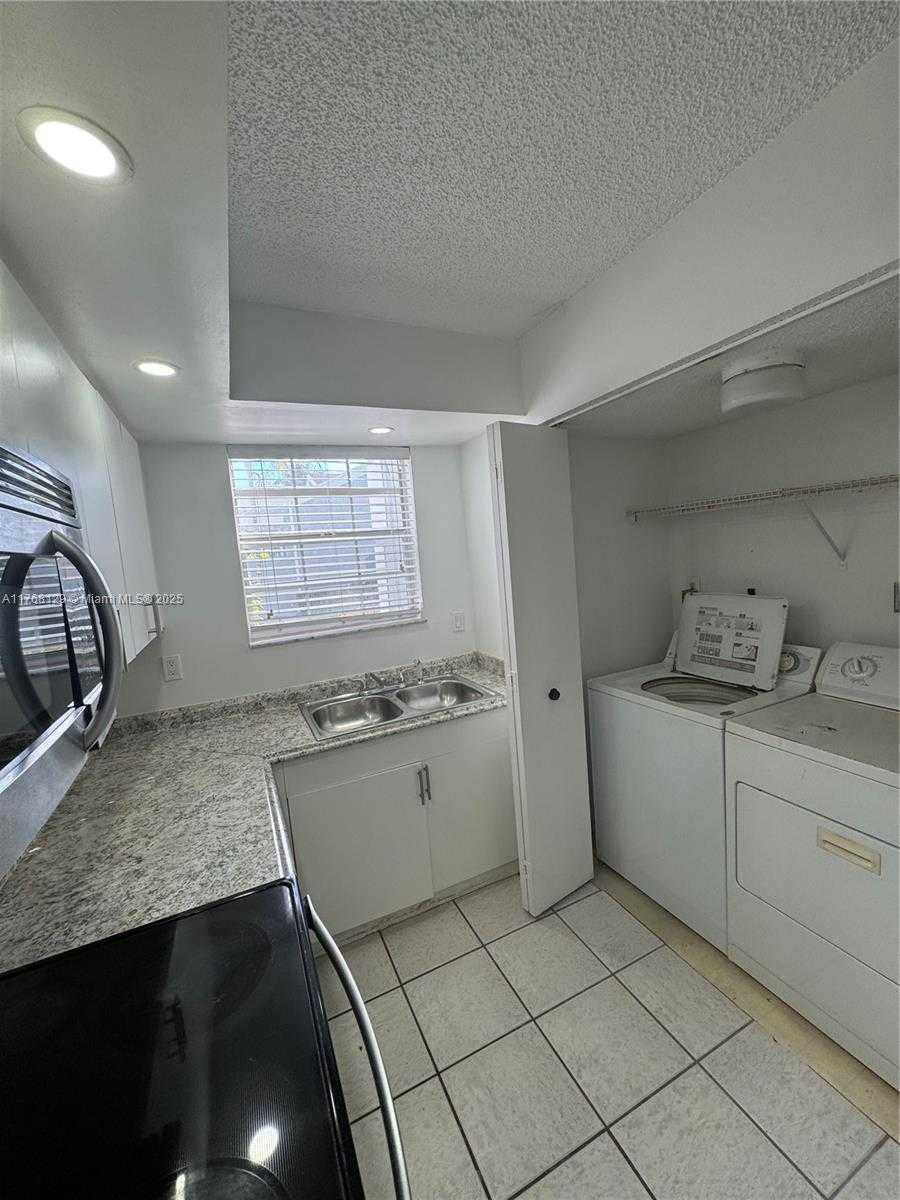 Small Image of 2011 SOUTH EAST 27TH DR #102-B, Homestead Number 8