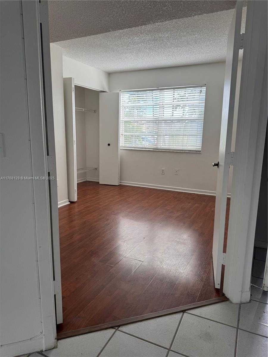 Small Image of 2011 SOUTH EAST 27TH DR #102-B, Homestead Number 9