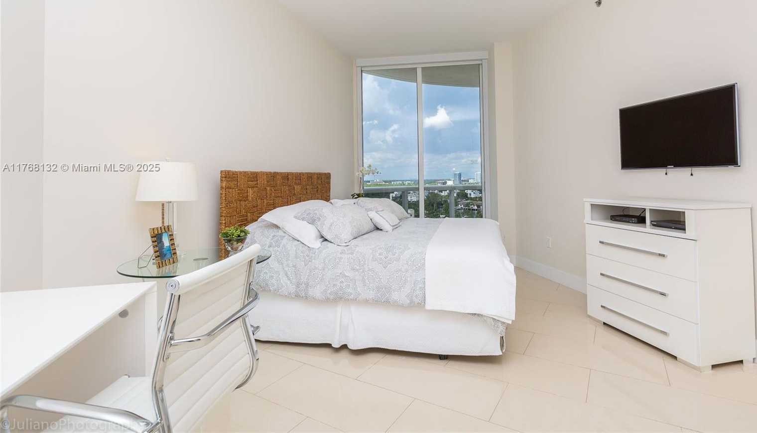 Small Image of 15811 COLLINS AVE #1105, Sunny Isles Beach Number 3