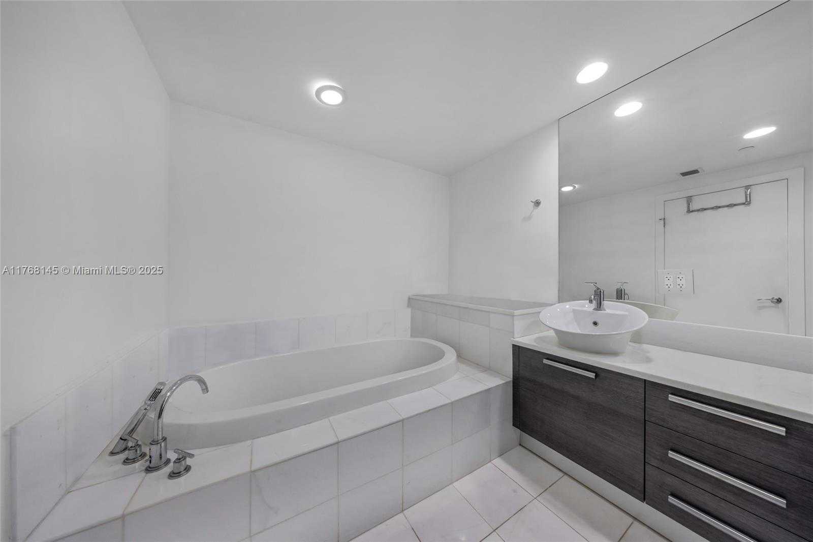 Small Image of 2950 NORTH EAST 188TH ST #534, Aventura Number 30