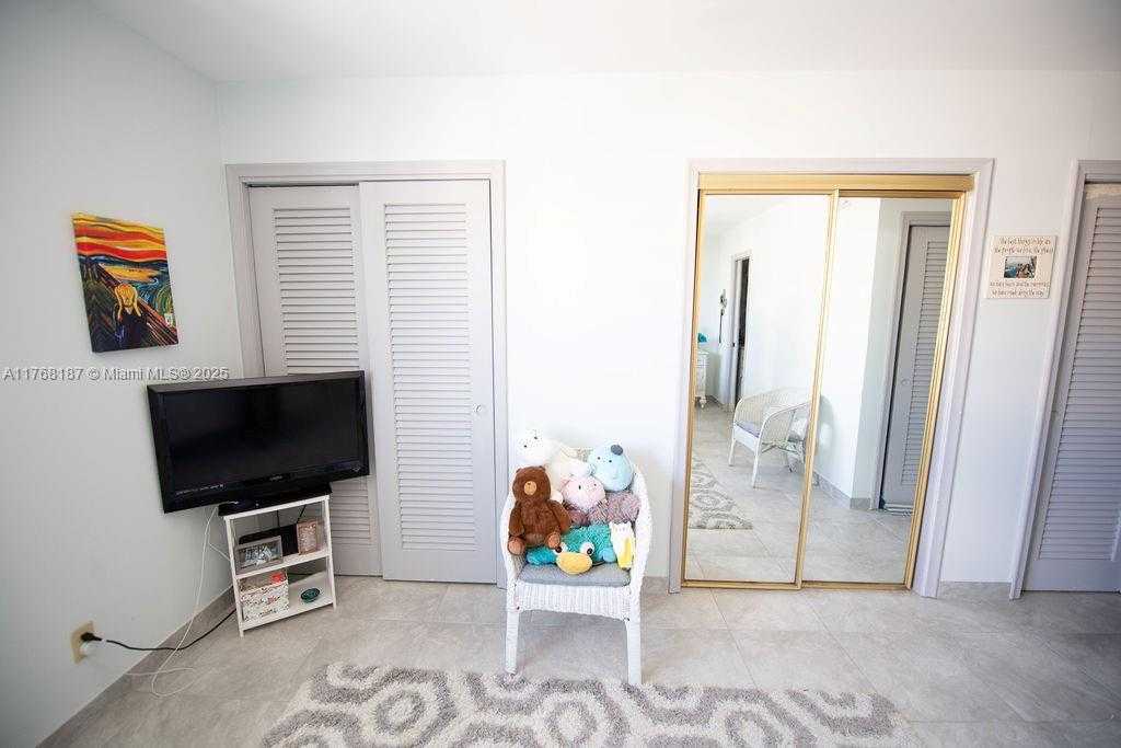 Small Image of 301 NORTH EAST 14TH AVE #607, Hallandale Beach Number 13