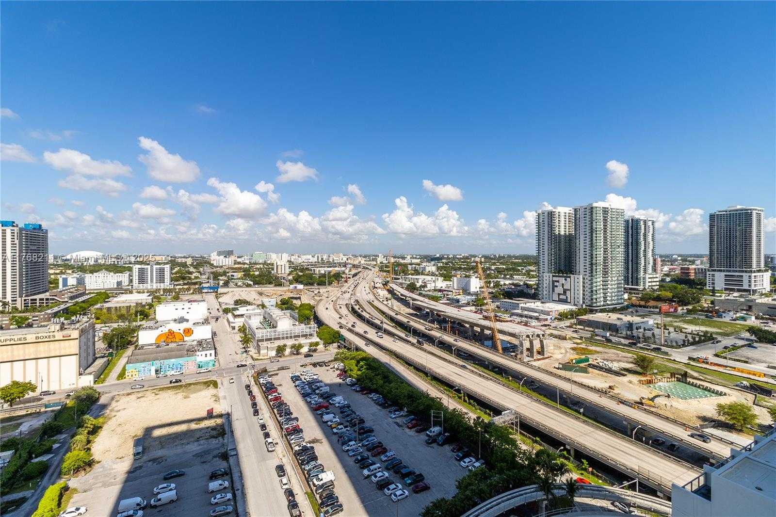Small Image of 1040 BISCAYNE BLVD #1806, Miami Number 14