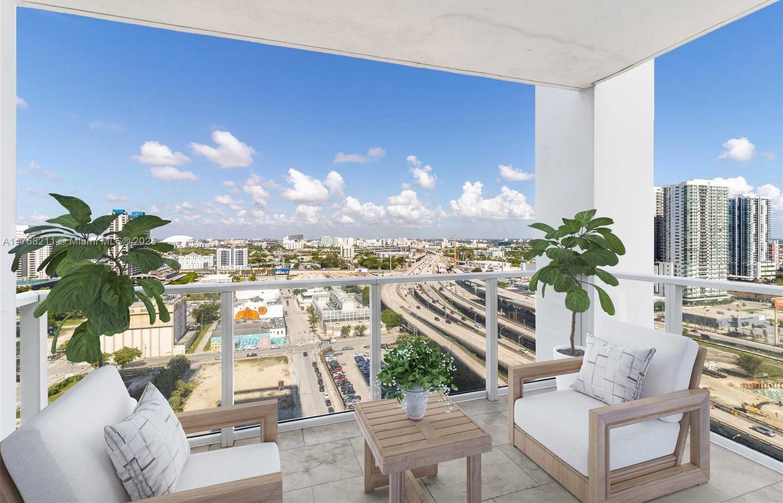 Small Image of 1040 BISCAYNE BLVD #1806, Miami Number 2
