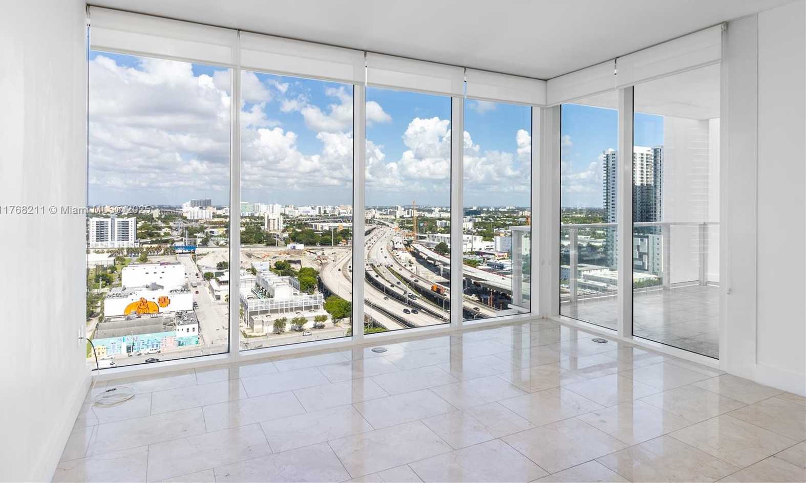 Small Image of 1040 BISCAYNE BLVD #1806, Miami Number 25