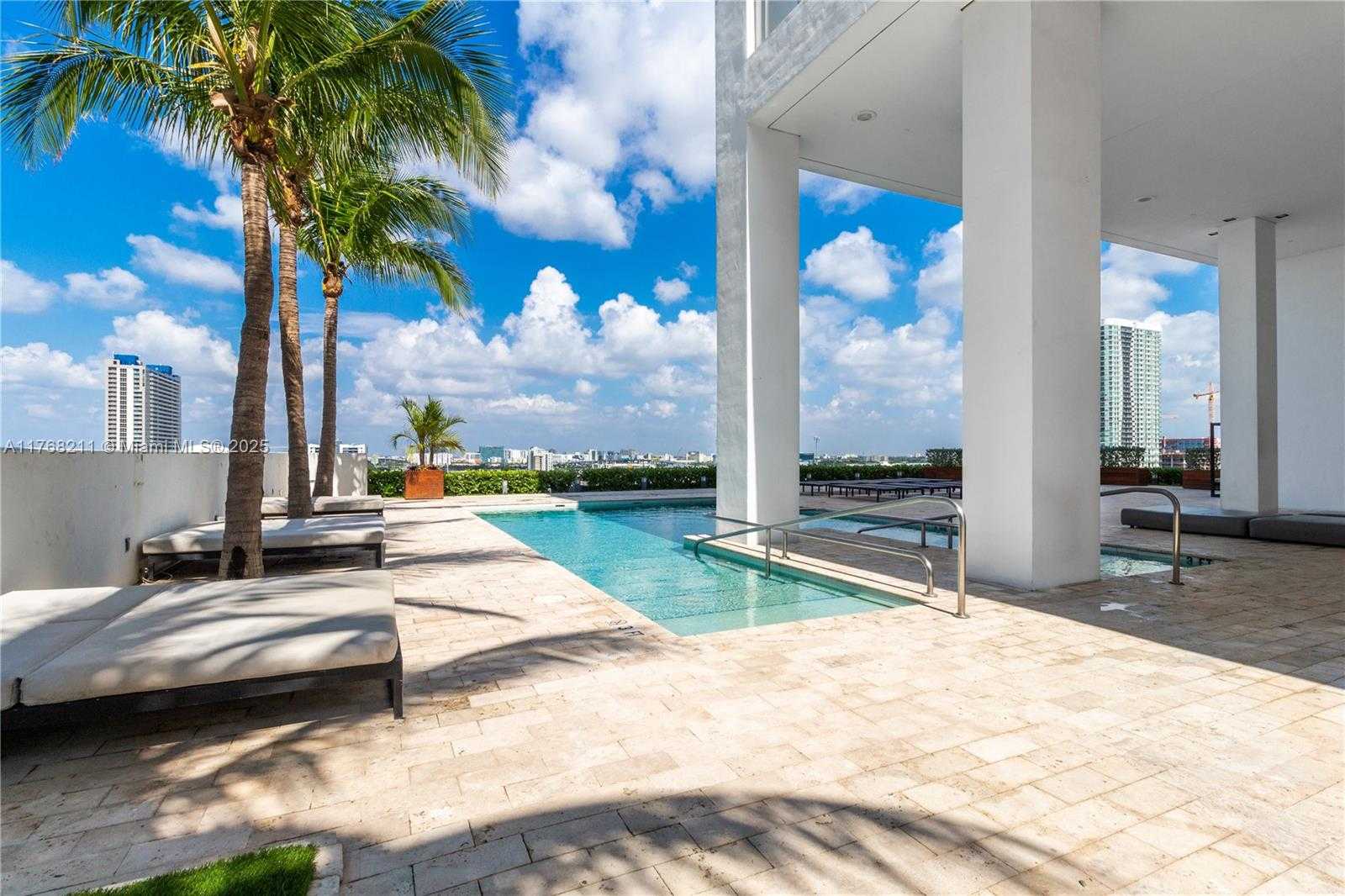 Small Image of 1040 BISCAYNE BLVD #1806, Miami Number 28