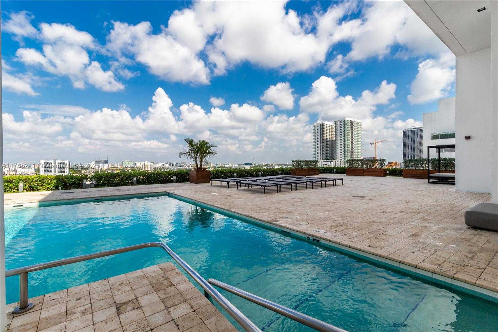 Small Image of 1040 BISCAYNE BLVD #1806, Miami Number 30