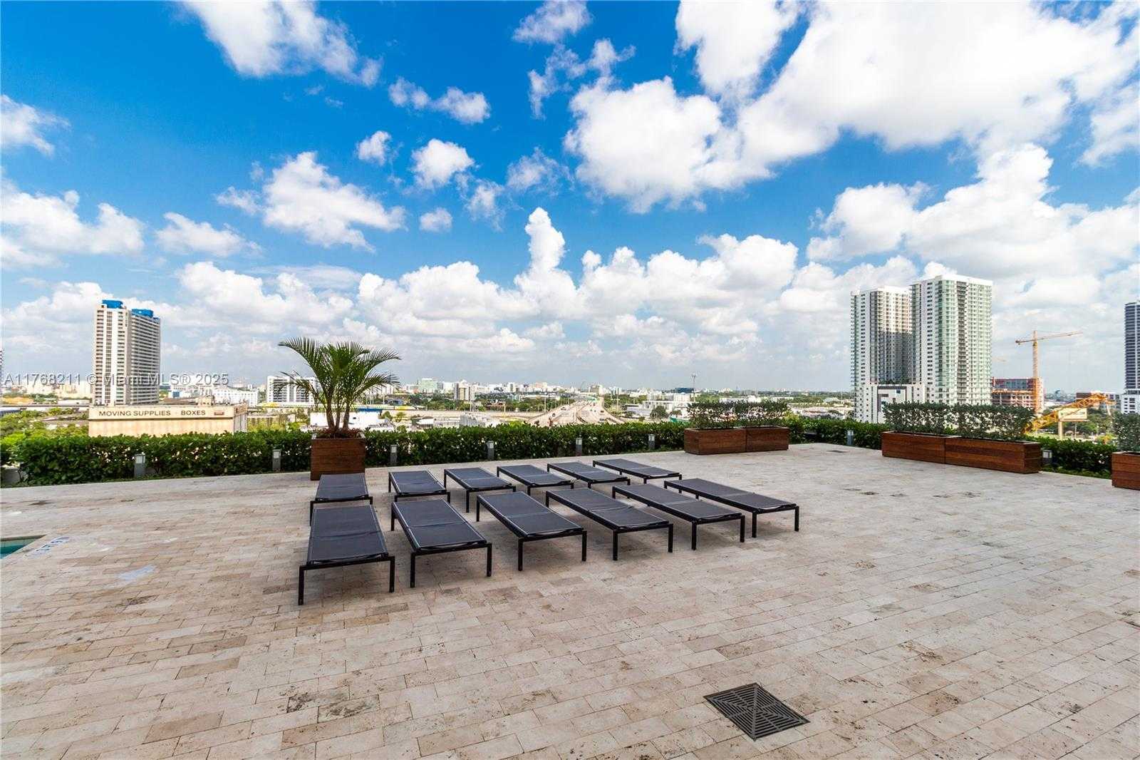 Small Image of 1040 BISCAYNE BLVD #1806, Miami Number 32