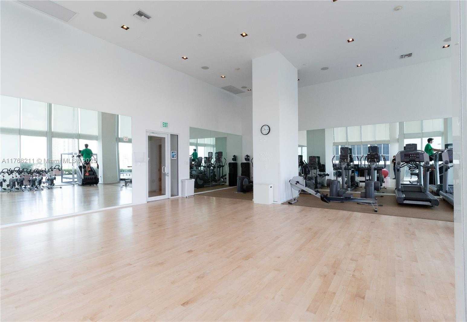 Small Image of 1040 BISCAYNE BLVD #1806, Miami Number 35