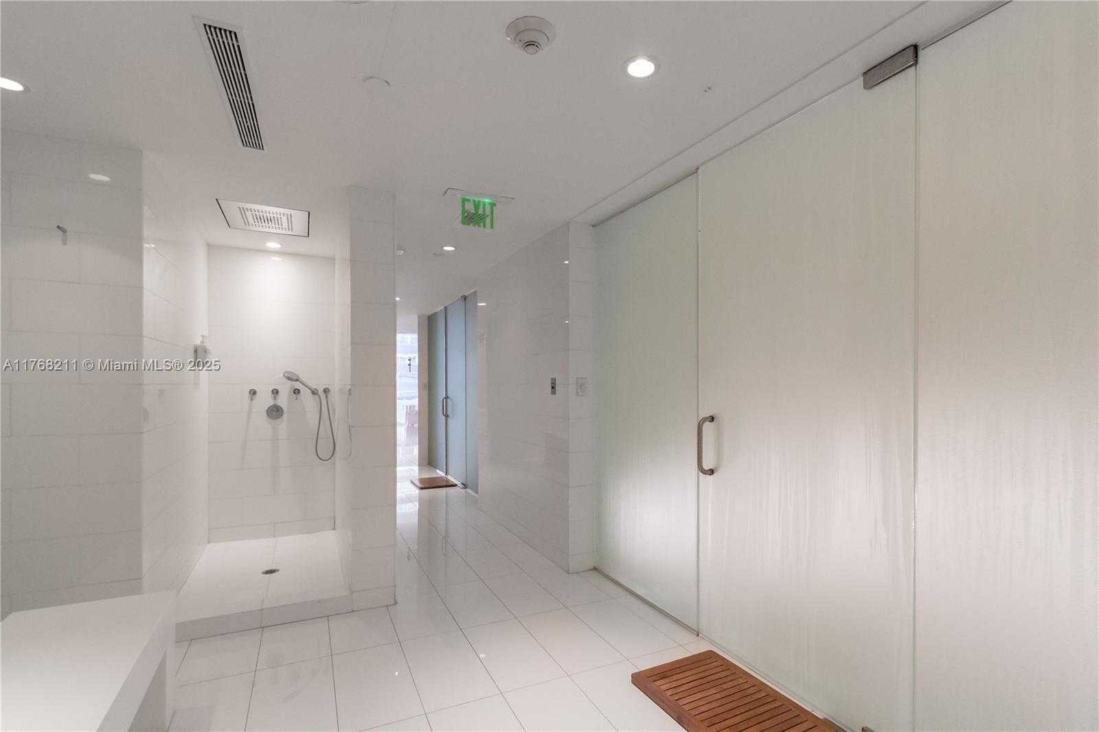 Small Image of 1040 BISCAYNE BLVD #1806, Miami Number 42