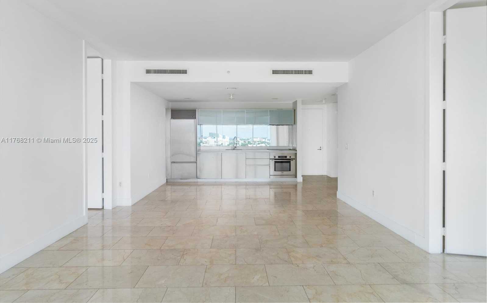 Small Image of 1040 BISCAYNE BLVD #1806, Miami Number 6