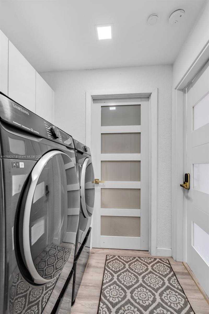 Small Image of 18811 SOUTH WEST 25TH CT, Miramar Number 14