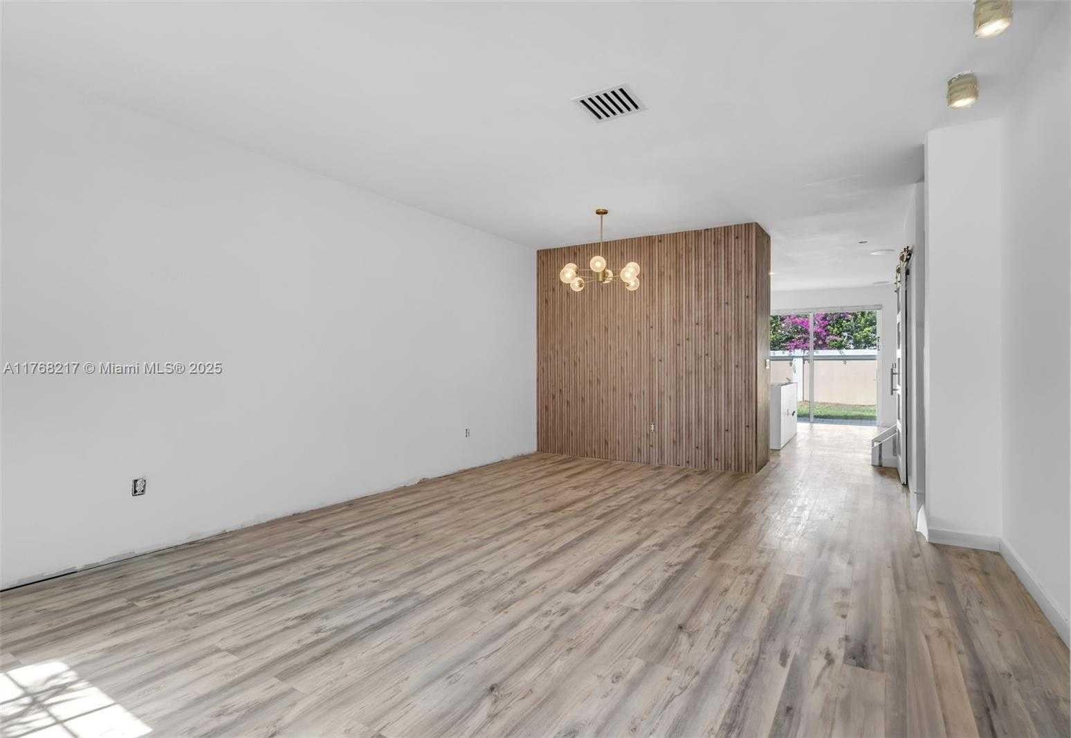 Small Image of 18811 SOUTH WEST 25TH CT, Miramar Number 2