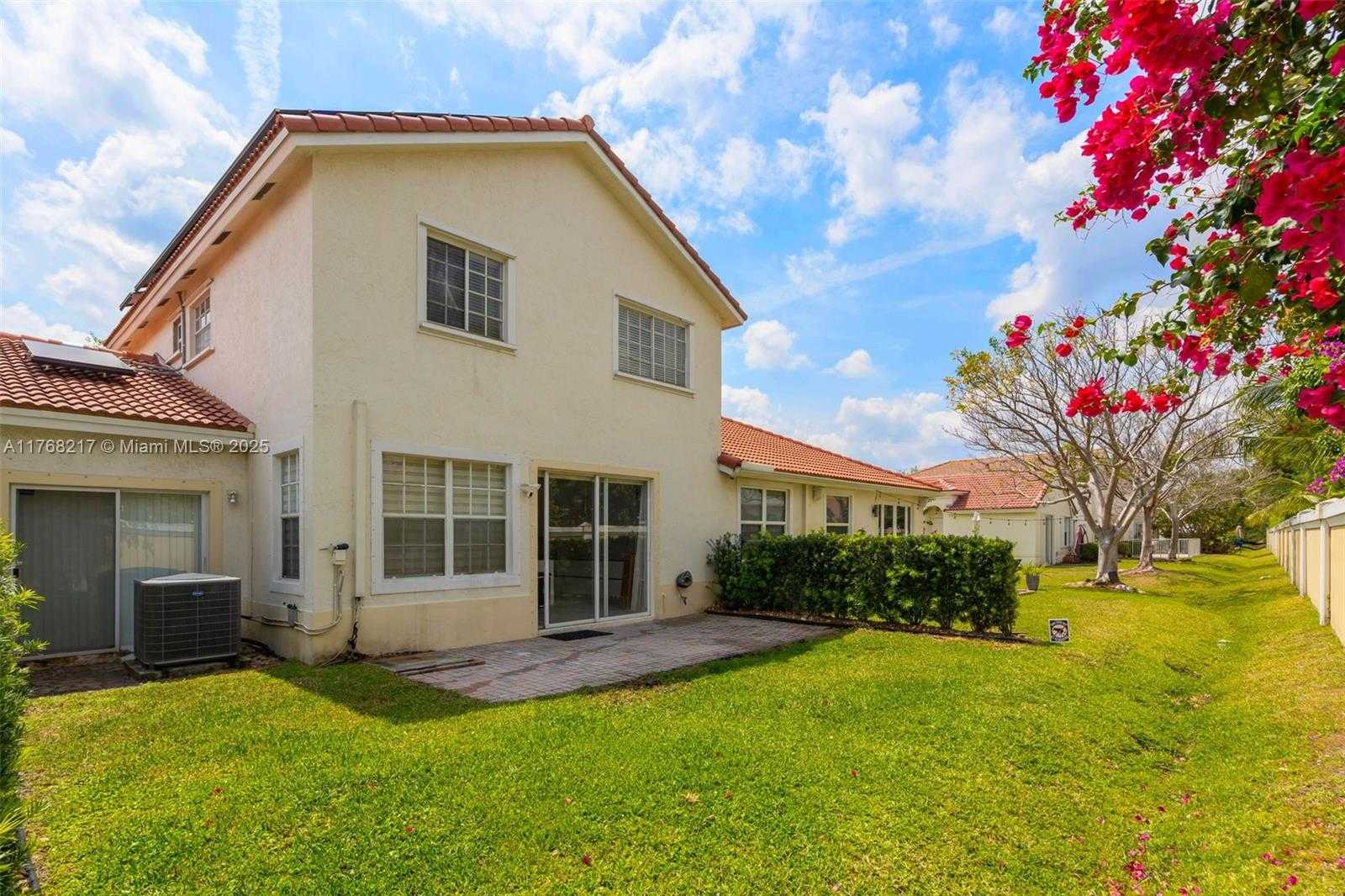 Small Image of 18811 SOUTH WEST 25TH CT, Miramar Number 23