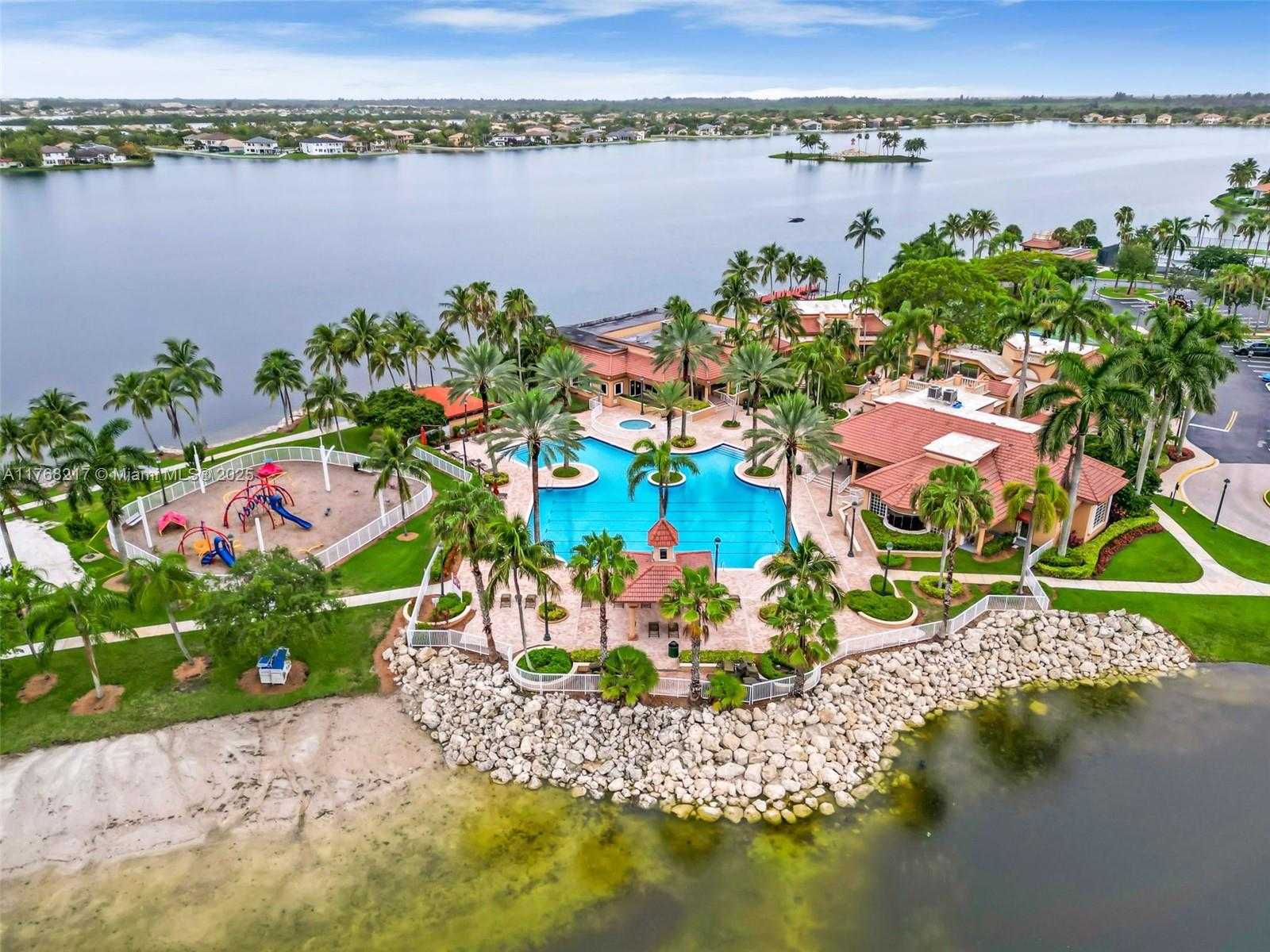 Small Image of 18811 SOUTH WEST 25TH CT, Miramar Number 35