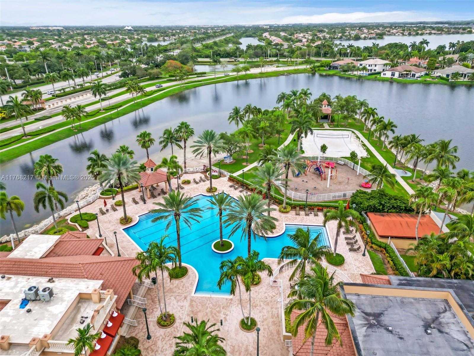 Small Image of 18811 SOUTH WEST 25TH CT, Miramar Number 36