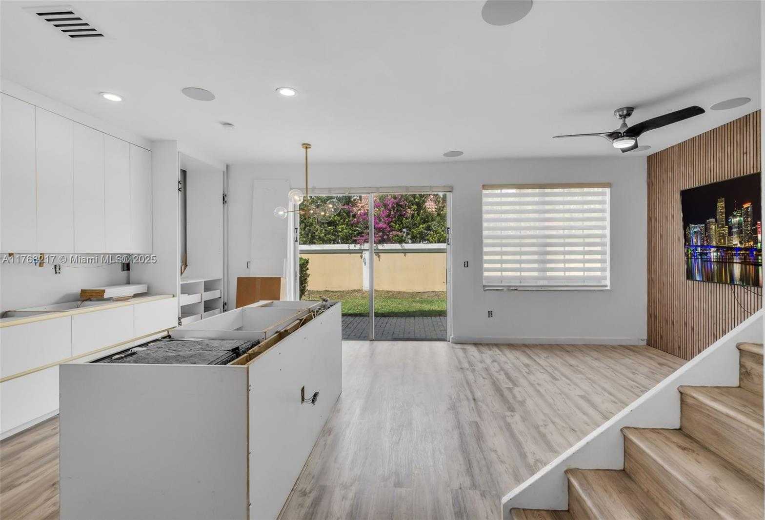 Small Image of 18811 SOUTH WEST 25TH CT, Miramar Number 5