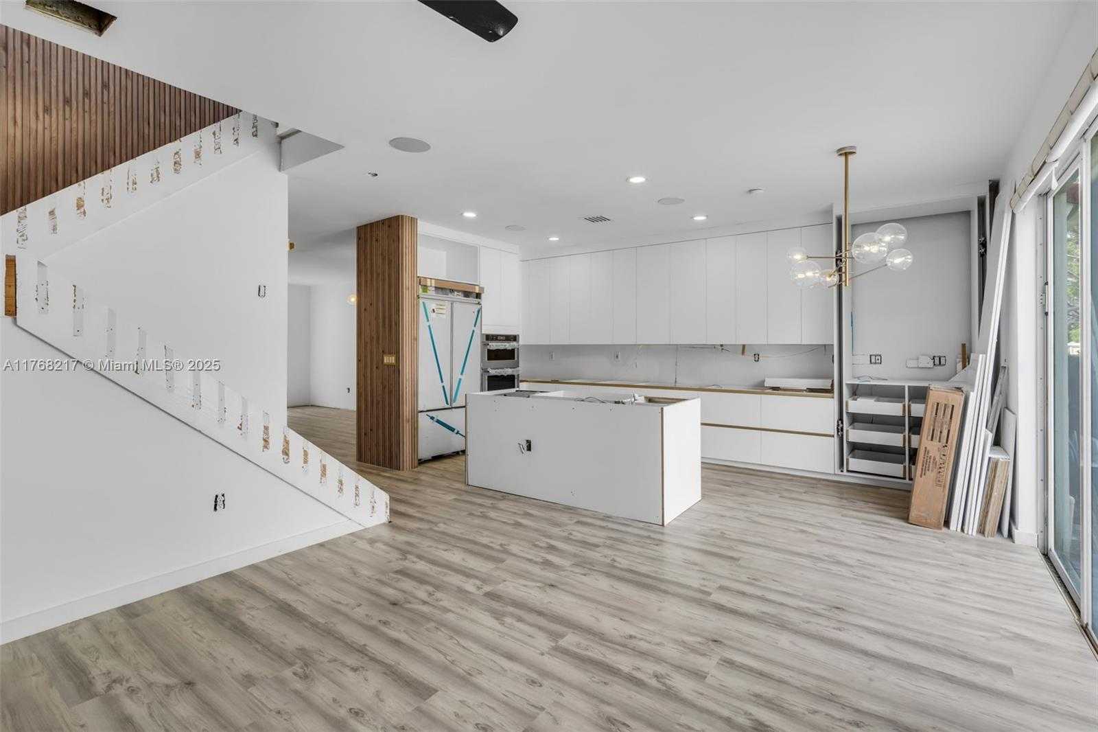 Small Image of 18811 SOUTH WEST 25TH CT, Miramar Number 7