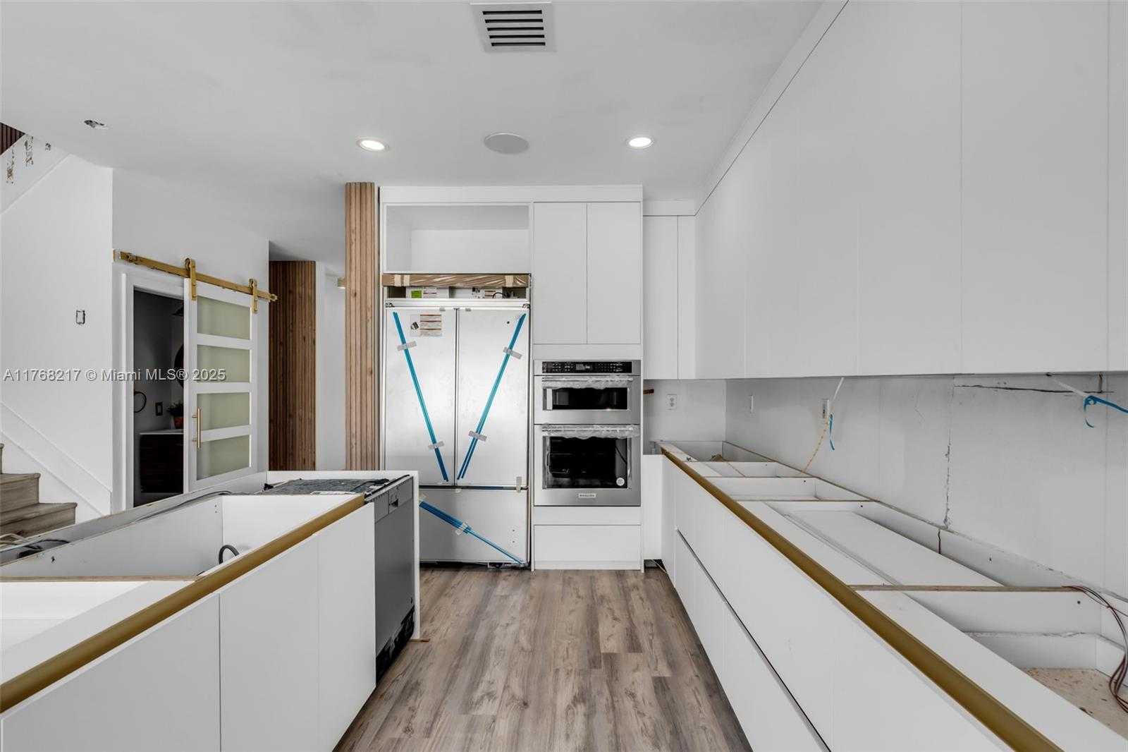 Small Image of 18811 SOUTH WEST 25TH CT, Miramar Number 9
