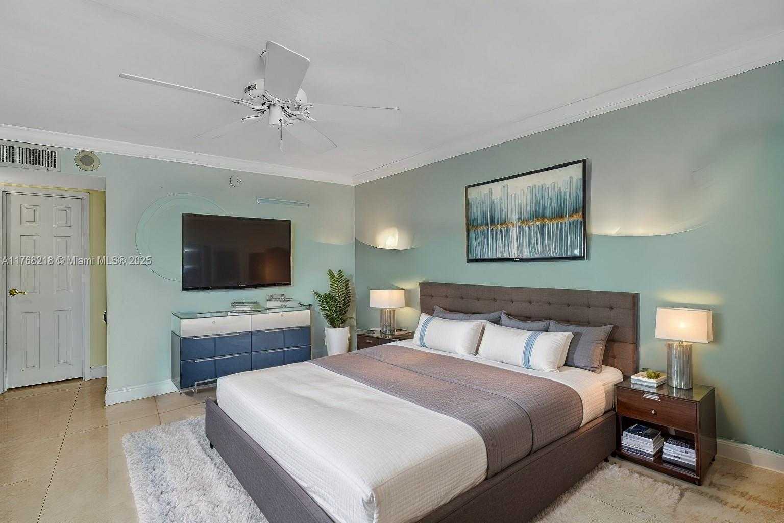 Small Image of 2655 COLLINS AVE #904, Miami Beach Number 11