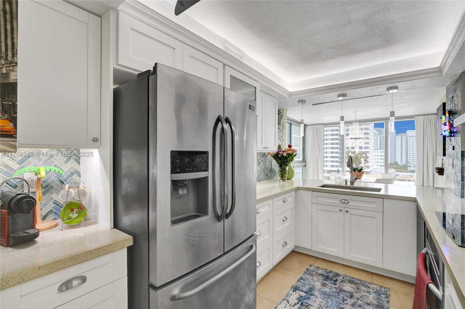 Small Image of 2655 COLLINS AVE #904, Miami Beach Number 15