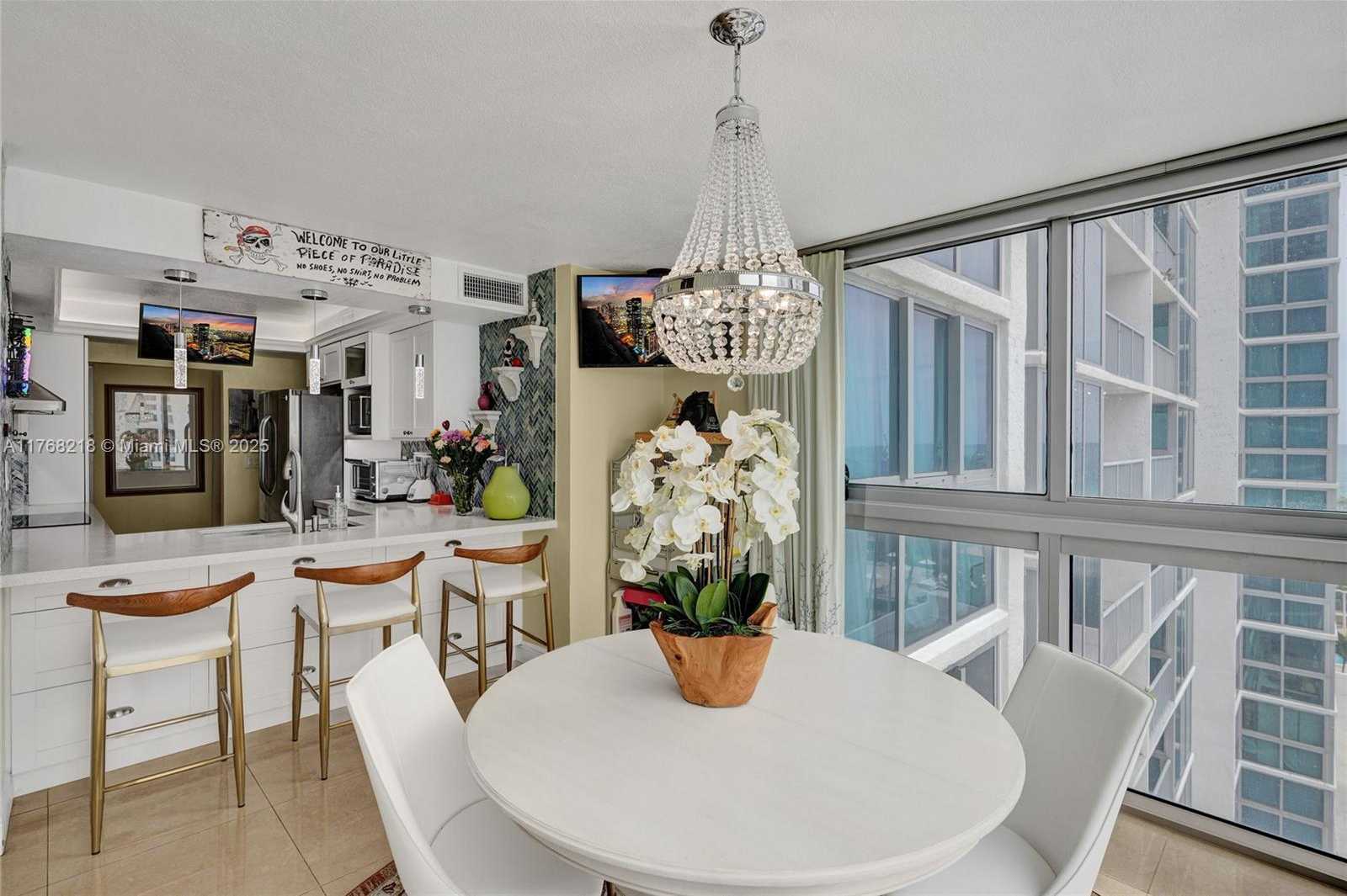 Small Image of 2655 COLLINS AVE #904, Miami Beach Number 19