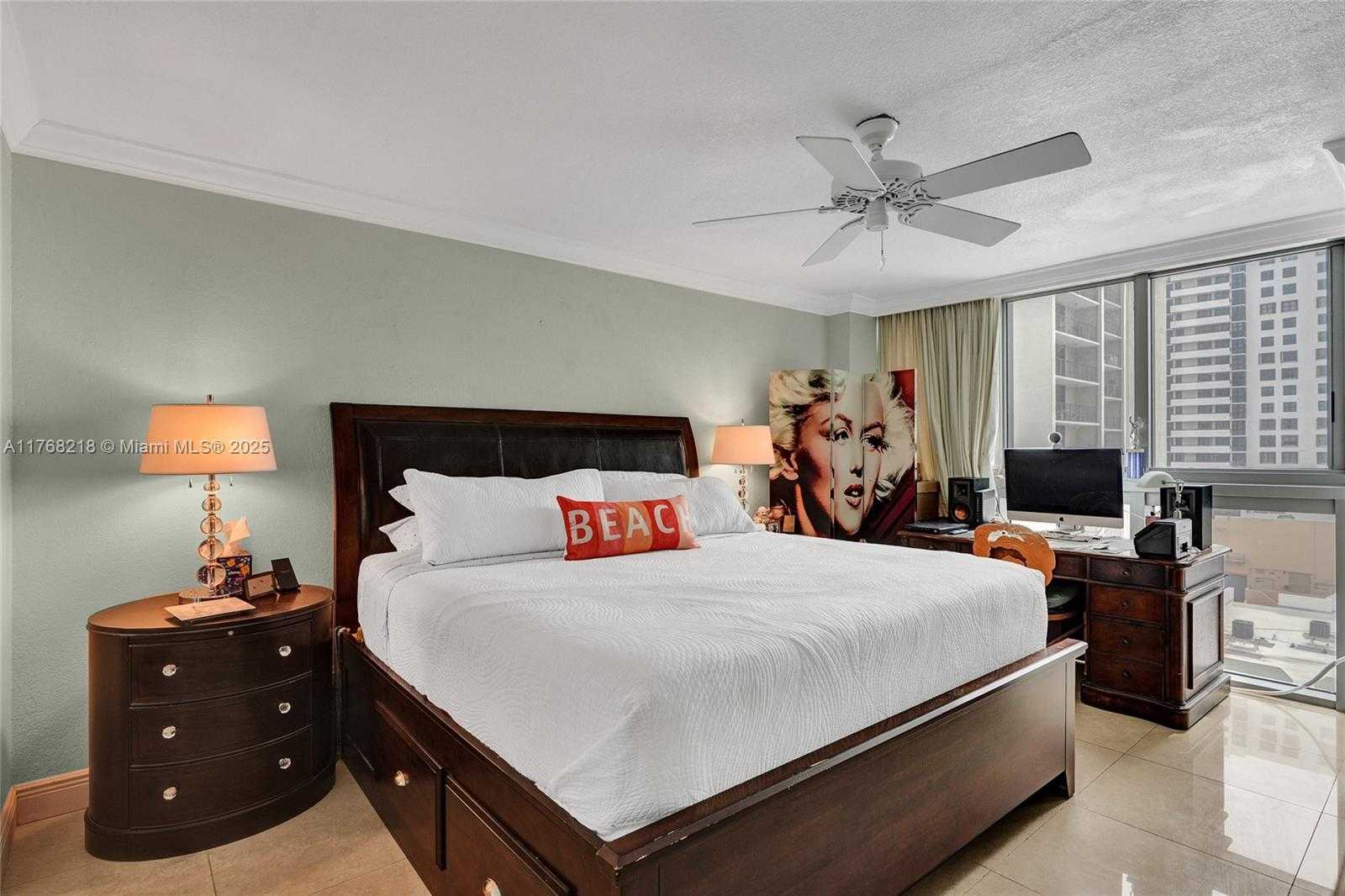 Small Image of 2655 COLLINS AVE #904, Miami Beach Number 21