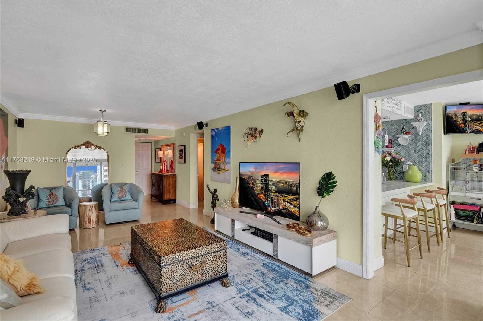 Small Image of 2655 COLLINS AVE #904, Miami Beach Number 28