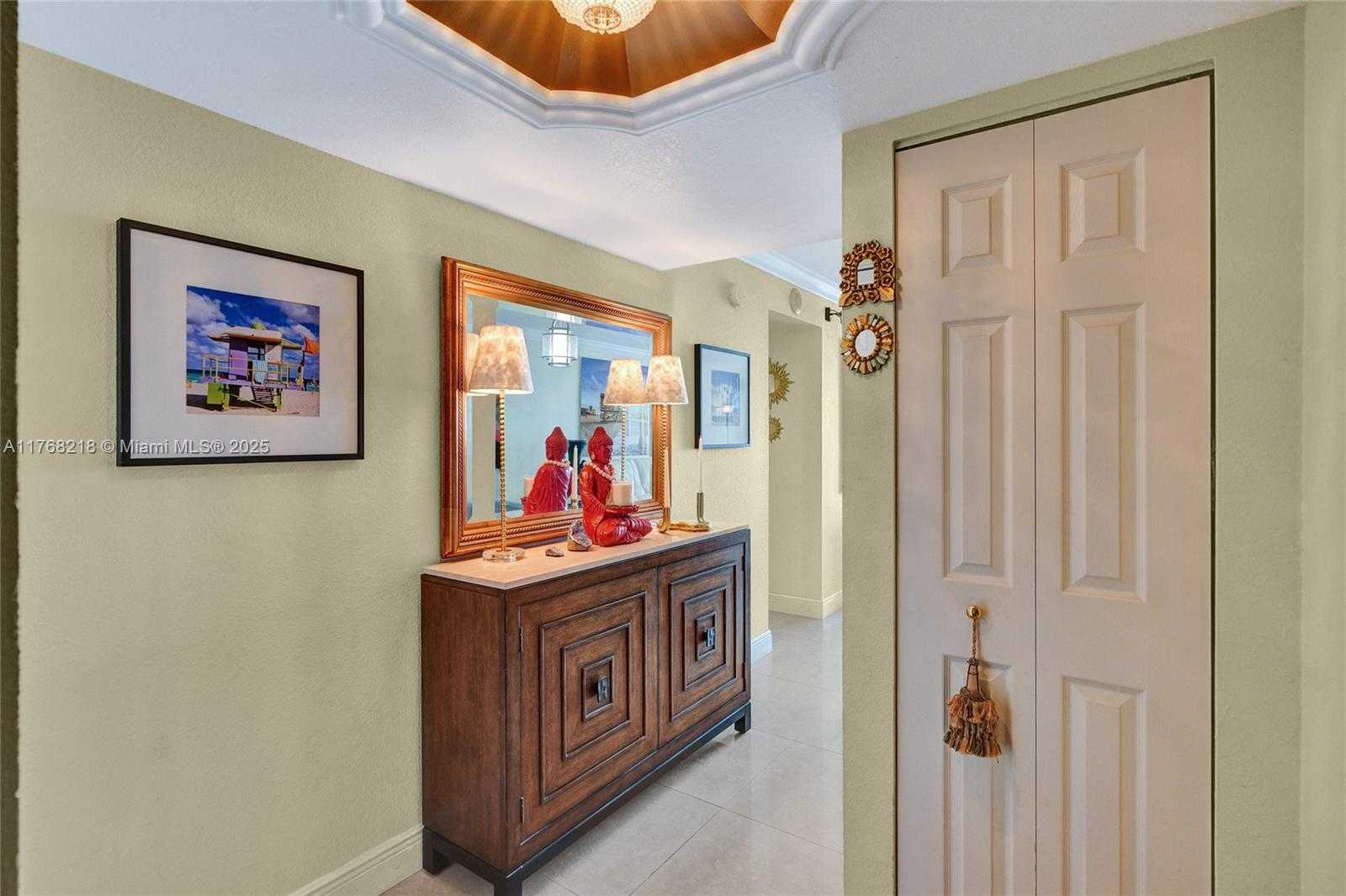 Small Image of 2655 COLLINS AVE #904, Miami Beach Number 29