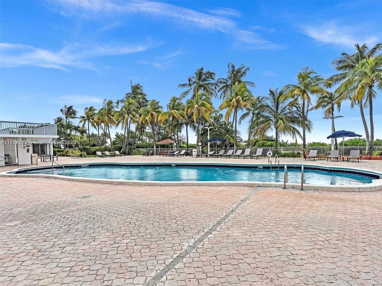 Small Image of 2655 COLLINS AVE #904, Miami Beach Number 35