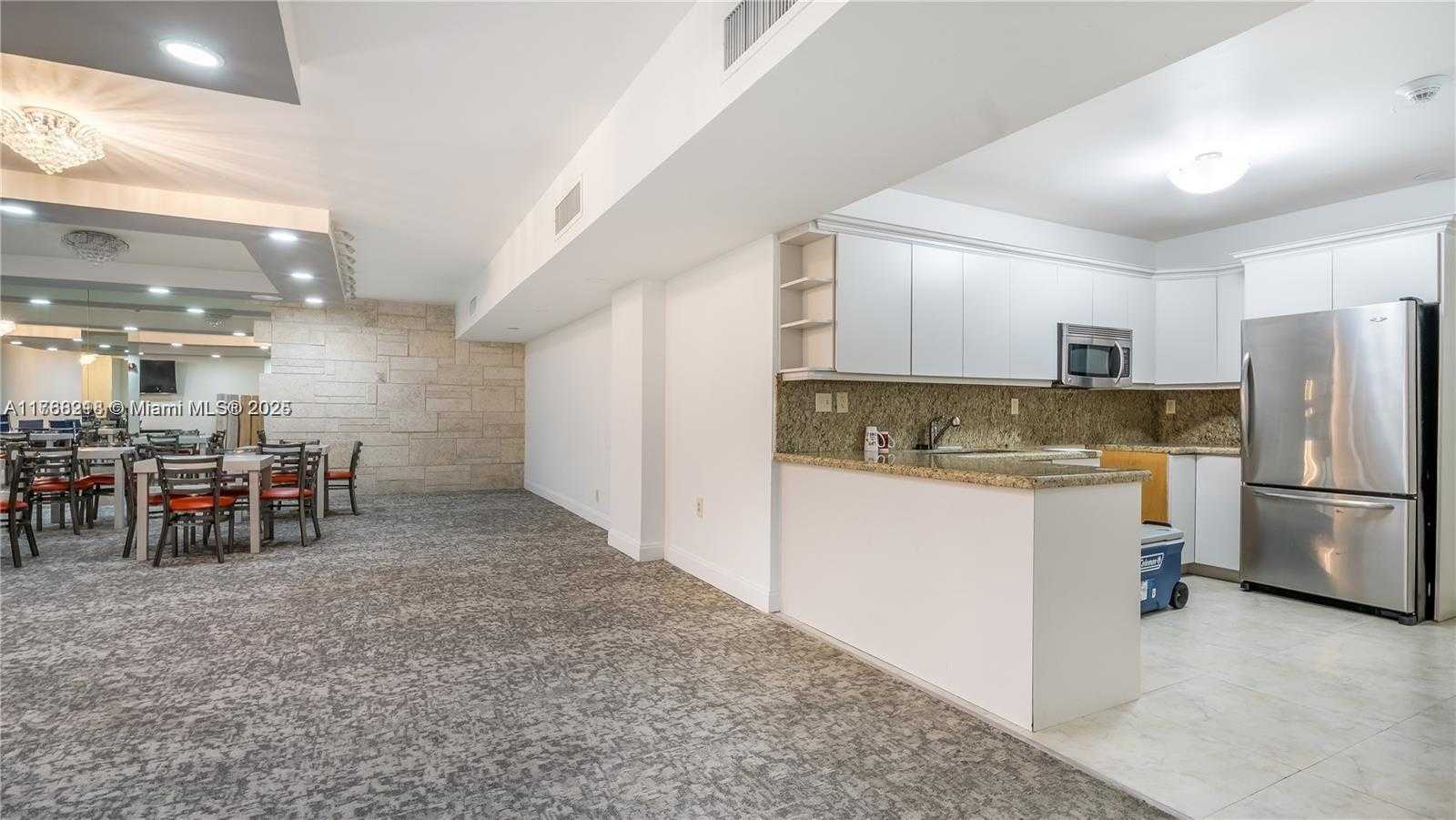 Small Image of 2655 COLLINS AVE #904, Miami Beach Number 45