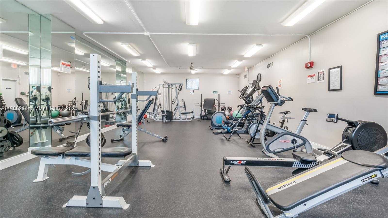 Small Image of 2655 COLLINS AVE #904, Miami Beach Number 47