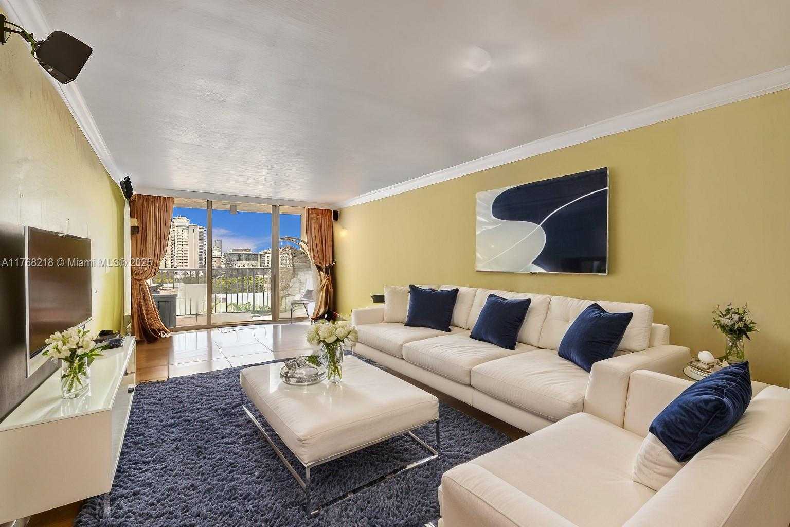 Small Image of 2655 COLLINS AVE #904, Miami Beach Number 7